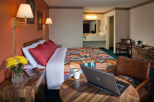Branding Iron Motel Chama Exterior photo
