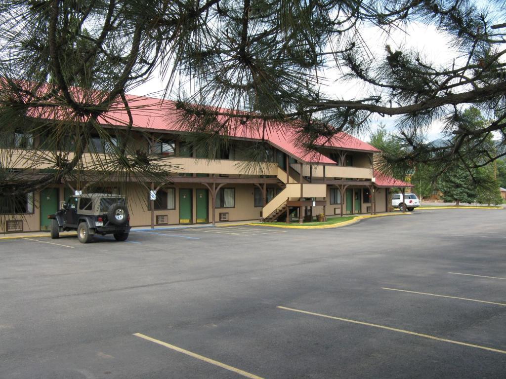 Branding Iron Motel Chama Exterior photo